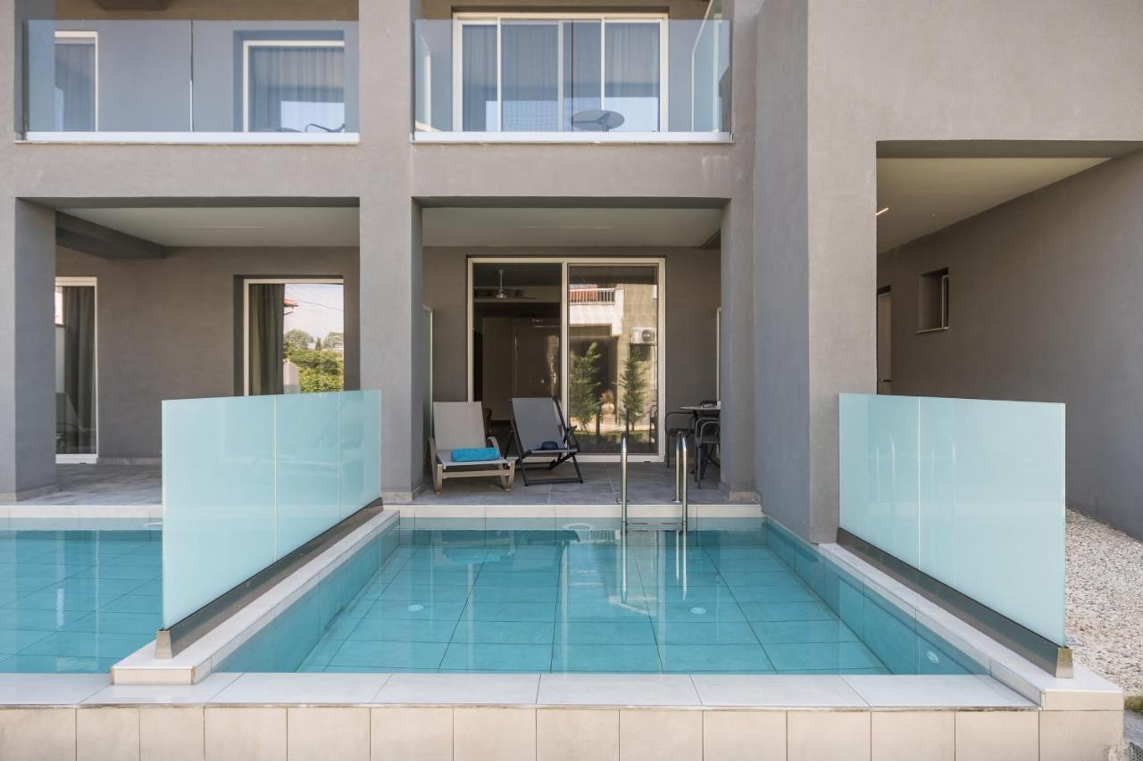 Acharavi Hotel 4*