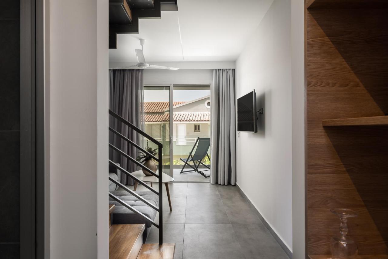 Hotel Acharavi 4*