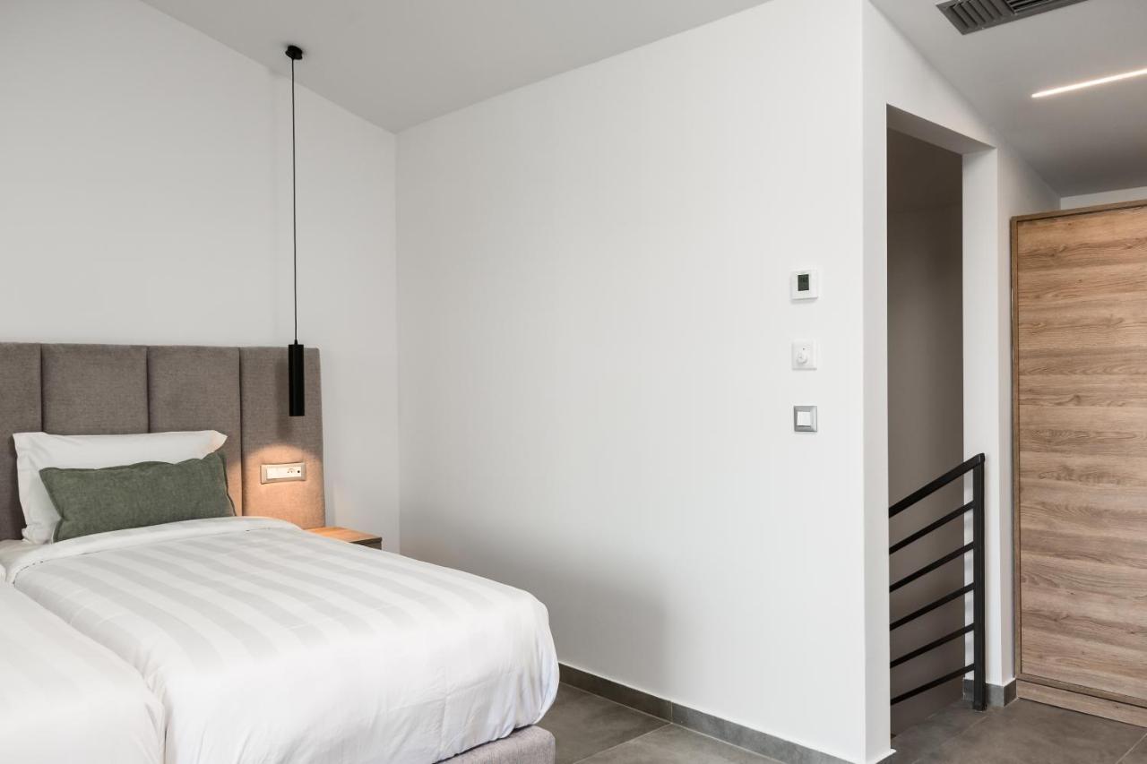 Acharavi Otel 4*